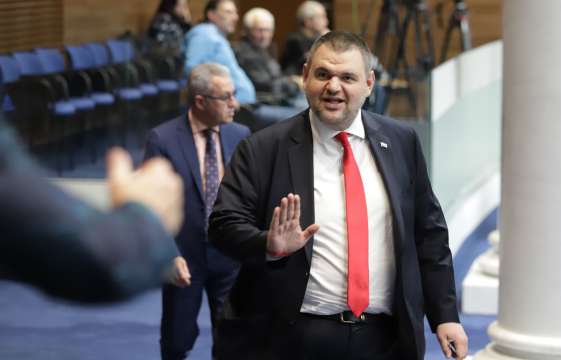 Председателят на ПГ на ДПС Делян Пеевски не е доволен