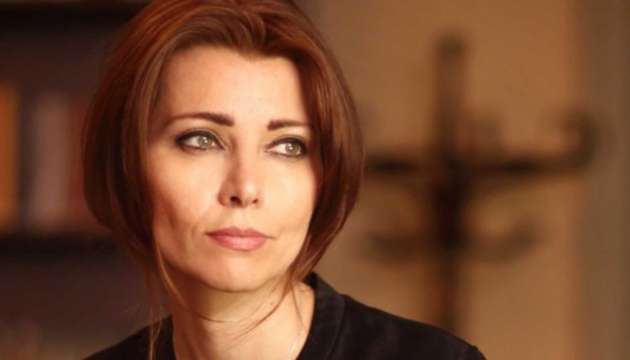 Световноизвестната турска писателка Елиф Шафак е била осъдена да заплати