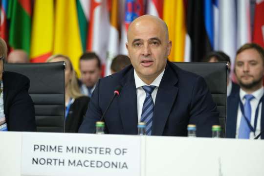 Тази сутрин премиерът на Северна Македония Димитър Ковачевски лично депозира