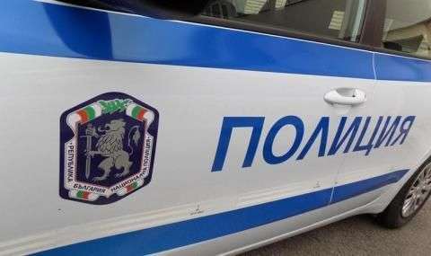 Арестуваха водач на автомобил ударил патрулка след гонка в Стара