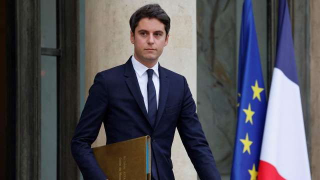 Първоначалният вот на недоверие към новоизбрания министър председател на Франция Габриел
