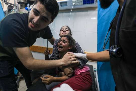 Израелските сили са нахлули в болница в южния град Хан