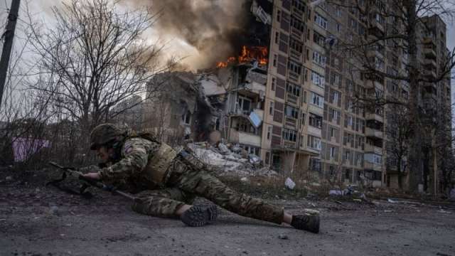 Руските войски са установиха пълен контрол над украинския град Авдеевка