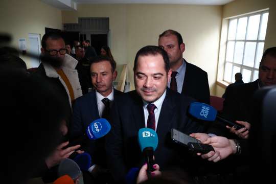 Вътрешният министър Калин Стоянов отрече да е имало изтичане на
