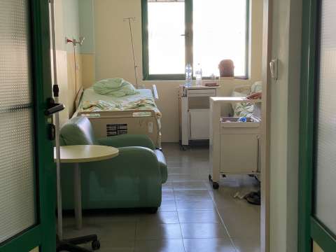 Разследват смъртта на 2 годишно дете в болница във Велико Търново