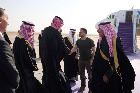 Президентът на Украйна Володимир Зеленски пристигна в Саудитска Арабия Поводът за