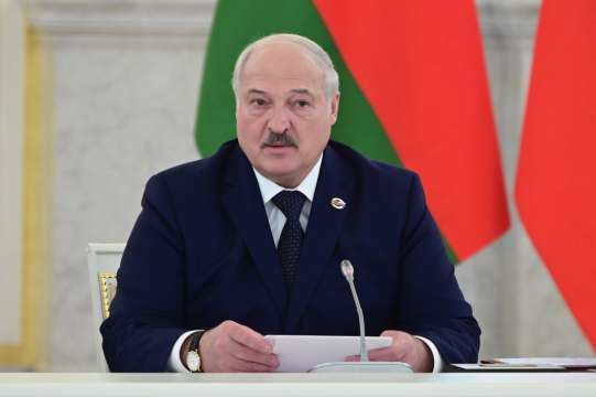 В понеделник руският президент Владимир Путин поздрави беларуския си колега