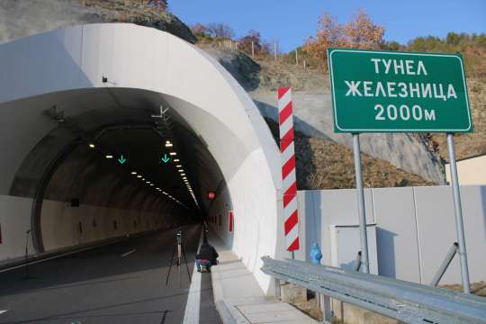 560 нарушения за превишена скорост в новооткрития тунел Железница на