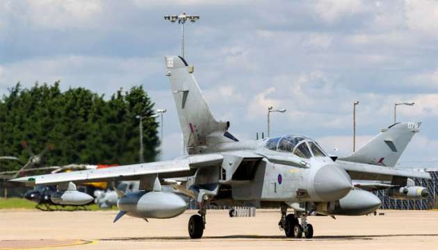 НАТО откри днес нова тактическа авиобаза в Кучова Южна Албания съобщи
