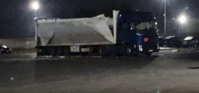 Камион е катaстрофирал на главния път Пловдив Пазарджик тази нощ Превозното
