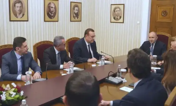 Продължават консултациите при президента Румен Радев За разговори с държавния