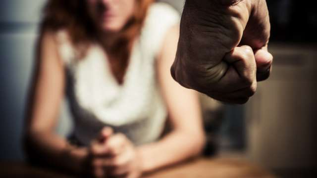 Видеоклип с брутални сцени на домашно насилие бе разпространен във