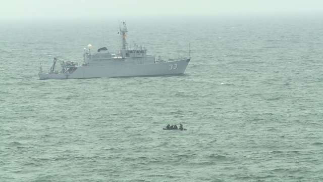 Военни от Български Военноморски Сили ВМС обезвредиха плаваща мина край