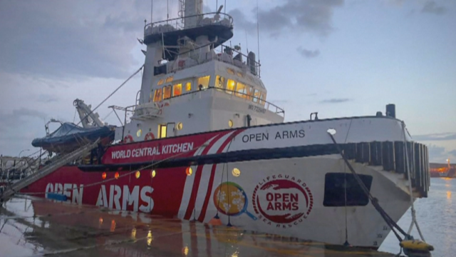Кораб с отчаяно необходими хранителни доставки достигна бреговете на Газа