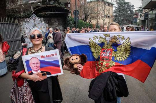 Руският президент Владимир Путин спечели убедителна победа на президентските избори