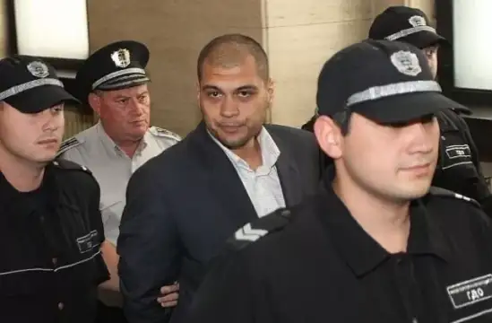 Депутатът Димитър Аврамов е осъден на година условно с три