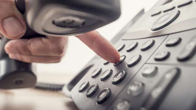 Заловиха мъж за телефонна измама във Великотърновско съобщиха от полицията