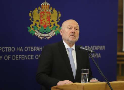 Министърът на отбраната Тодор Тагарев подписа днес 21 март заповеди
