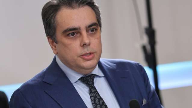 Финансовият министър в оставка Асен Василев отговори на председателя на