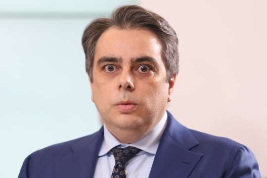 ПОЗИЦИЯ Министърът на финансите в оставка Асен Василев трябва да бъде