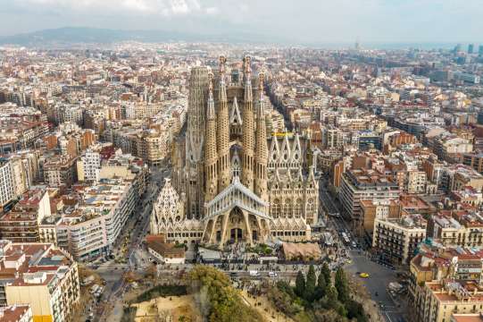 Базиликата Саграда Фамилия в Барселона ще бъде завършена през 2026
