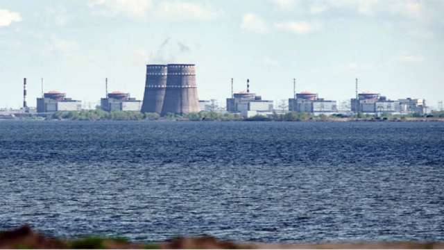 Електропровод с високо напрежение захранващ окупираната от Русия атомна електроцентрала