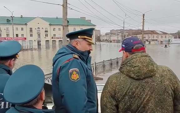 Повече от 10 000 жилищни сгради са наводнени в Урал