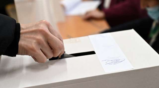 От 15 априлЦентралната избирателна комисия започва да приема документи за