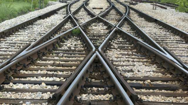 Пътнически влак удари 20 годишна жена край Благоевград Тя починала на
