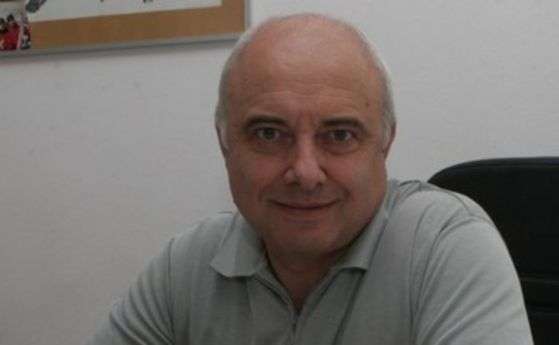Служебният премиер Димитър Главчев държи на своето предложение за външен