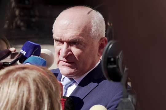 Със заповед на министър председателя Димитър Главчев са освободени трима заместник министри