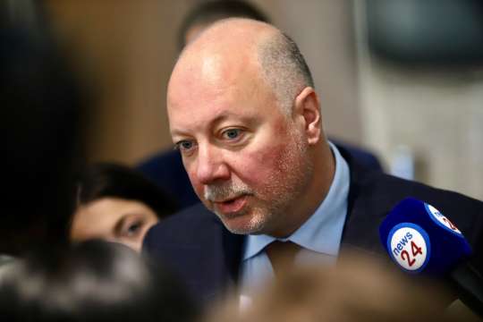 Депутатите спряха дебатите по исканата оставка на Росен Желязков Предложението
