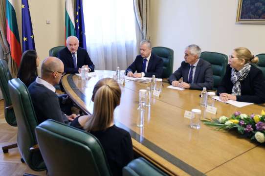 Премиерът Димитър Главчев и заместник министърът на външните работи Иван