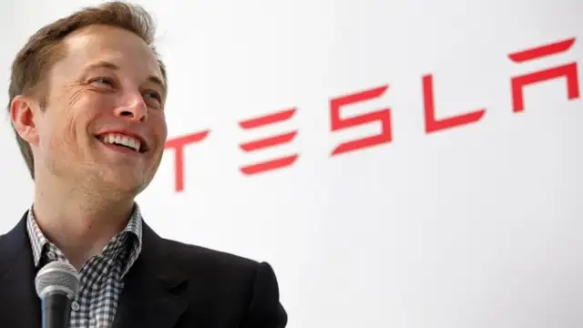 Шефът на Tesla Елон Мъск излетя от Пекин след кратко