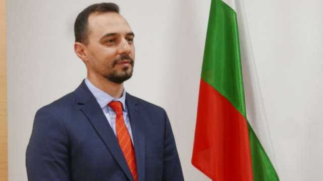 Бившият министър на икономиката и индустрията Богдан Богданов е получил