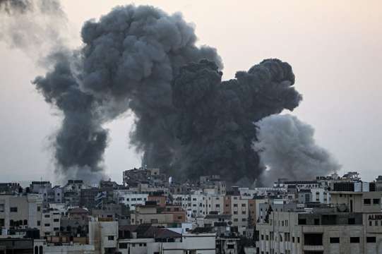 Израелската армия е убила още 33 палестинци в Газа с