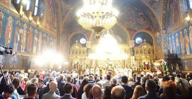 Временният наместник председател на Светия синод Врачанският митрополит Григорий оглави