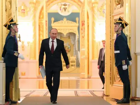 Руският президент Владимир Путин положи клетва на пищна церемония в