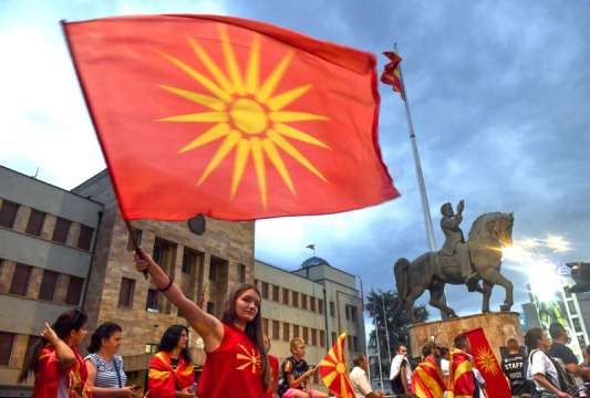 Победителят на парламентарните избори в РС Македония ВМРО ДПМНЕ започна разговори