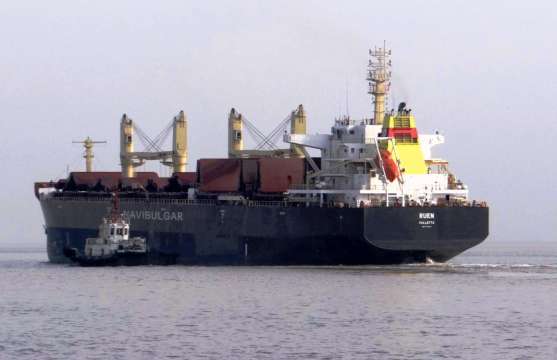 Корабът Руен който беше отвлечен от сомалийски пирати край бреговете
