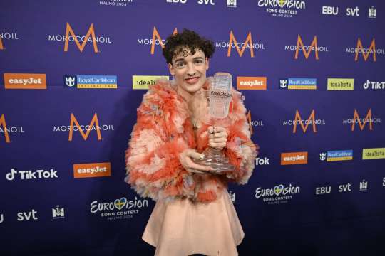 Швейцарският певец Немо 24 г спечели песенния конкурс на Евровизия