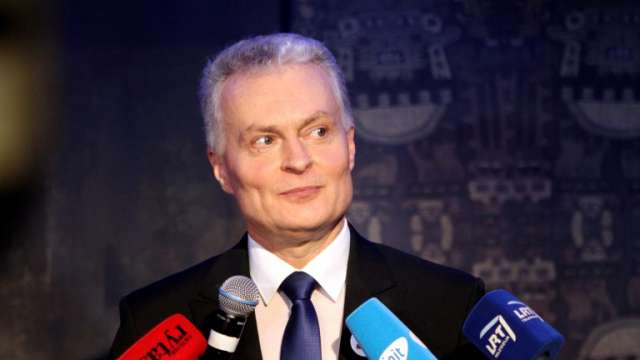 Настоящият държавен глава на Литва Гитанас Науседа печели убедително