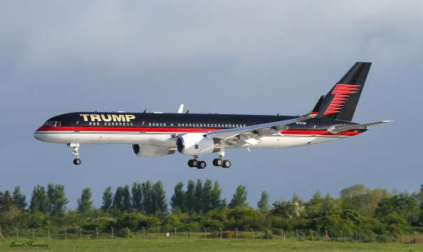 Частният Боинг 757 на Доналд Тръмп е ударил друг корпоративен