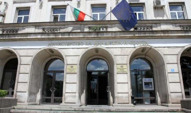Българската федерация по вдигане на тежести продължава да няма договор