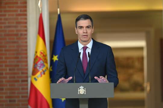 Педро Санчес премиерът на Испания заяви че страната му ще