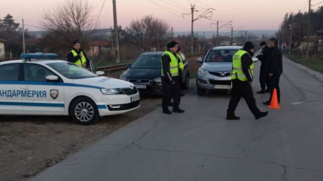 Арестуваха трима души в София при акция за нарушаване на
