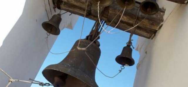 Сръбските църкви започнаха да бият камбаните си днес по обяд