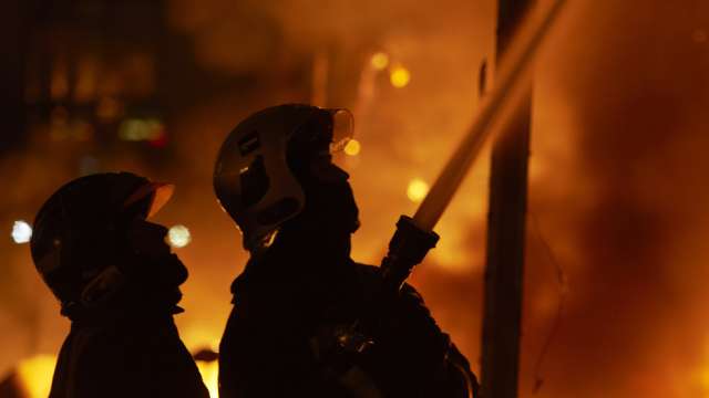 Най малко 8 души са загинали при пожар в нелегален