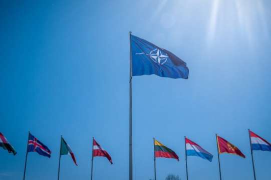 НАТО обсъжда възможността за осигуряване на въздушното пространство над Западна