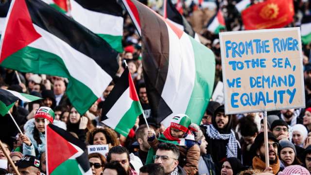 От днес Ирландия Норвегия и Испания официално признават палестинската държава